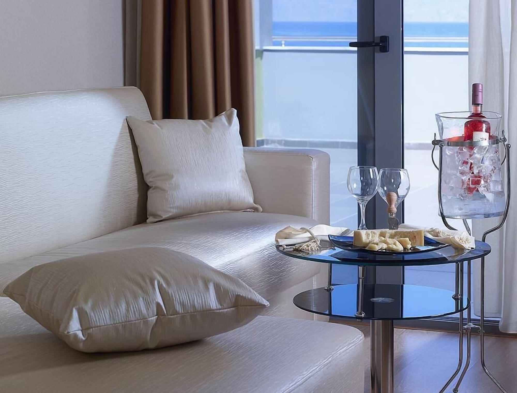 Arion Hotel Xylokastro Bagian luar foto