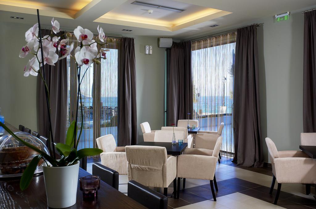 Arion Hotel Xylokastro Bagian luar foto